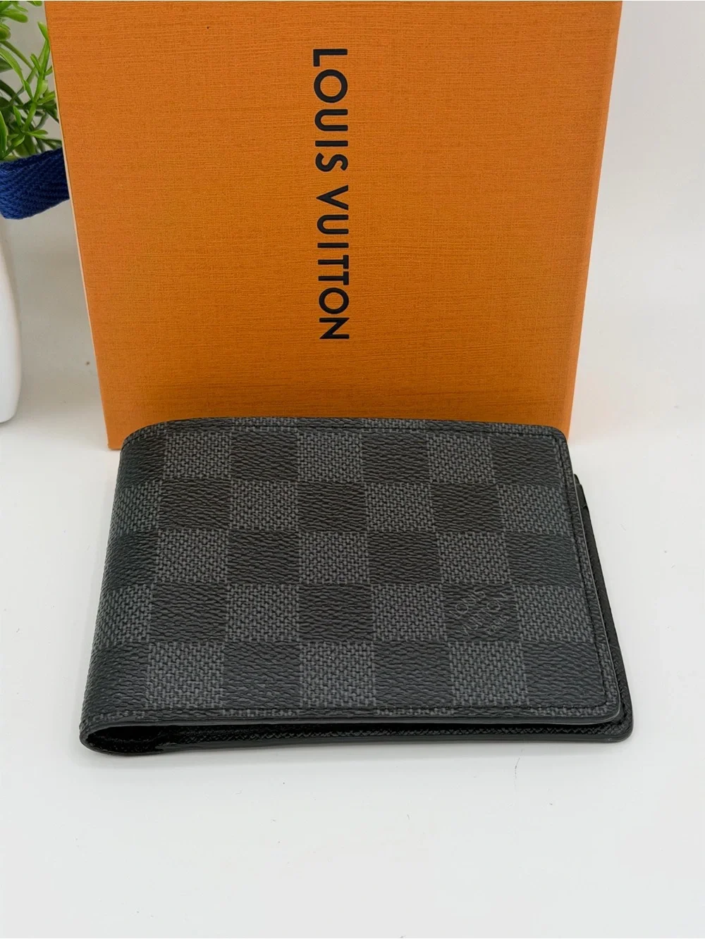 Louis Vuitton men’s wallet Authentic in box